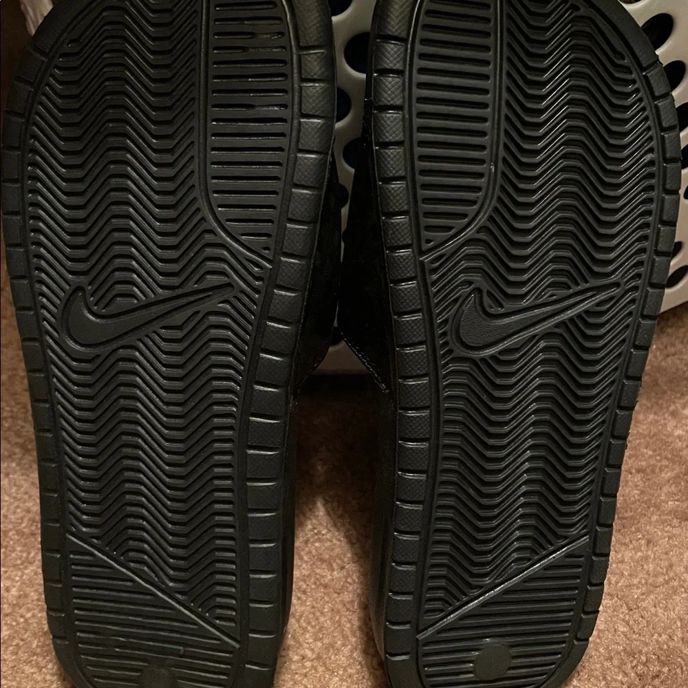 Nike Black Slide Sandals - Picture 3 of 4